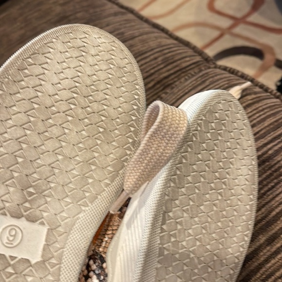 Coconuts Shindig Snake Print Casual Sneaker - Picture 10 of 14